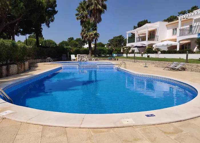 Algarve Albufeira, Quiet With Pool At 10 Mn Walk From Da Falesia * Olhos de Agua (Albufeira)