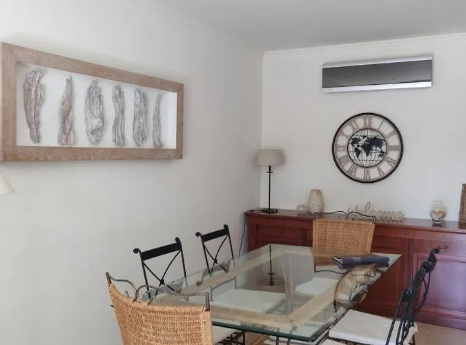 Apartamento Algarve Albufeira, Quiet With Pool At 10 Mn Walk From Da Falesia Olhos de Agua (Albufeira)